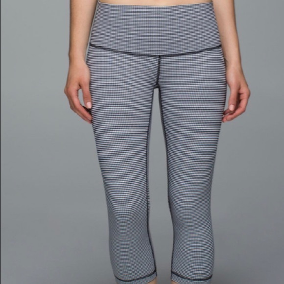 Lululemon leggings size 6 - Picture 3 of 6